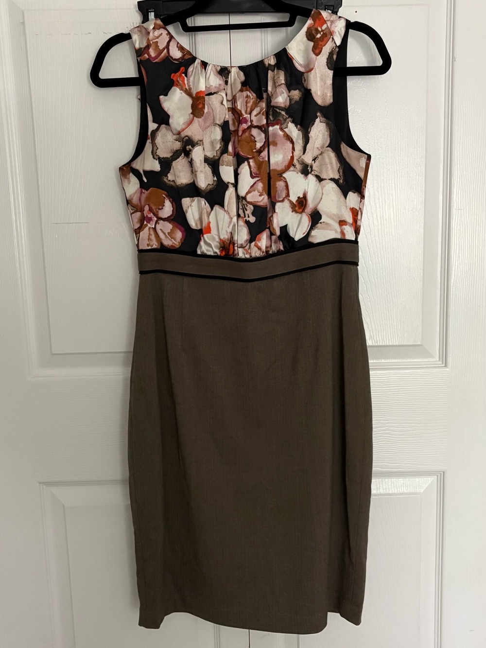 Beautiful T Tahari brown/ pink flower mini herringbone dress sz 4